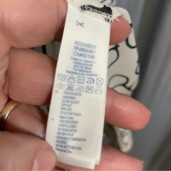 Sheer chiffon blouse with eyeglass pattern - Picture 8 of 8